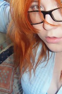 chubby girl laying on couch enticingly wanking with toy